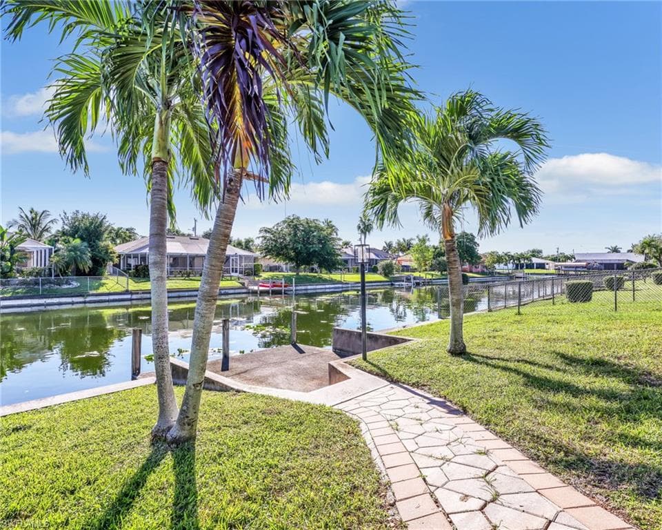 505 9th Ave, Cape Coral, FL 33990-26