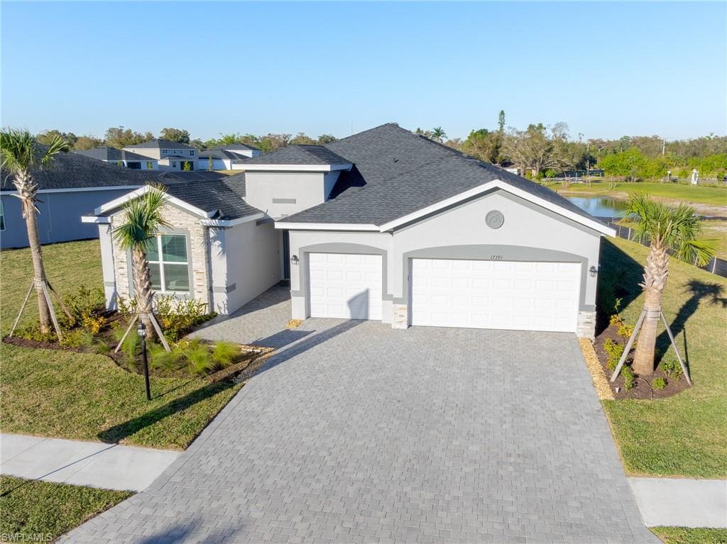 17393 Stonehill Manor Dr, North Fort Myers, FL 33917-2