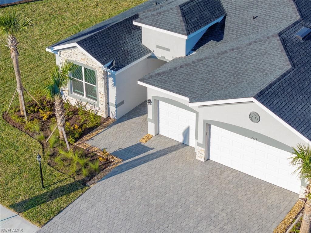 17393 Stonehill Manor Dr, North Fort Myers, FL 33917-38