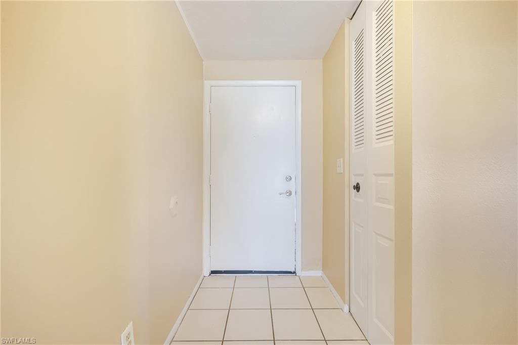 7241 Lobelia Rd, Fort Myers, FL 33967-2