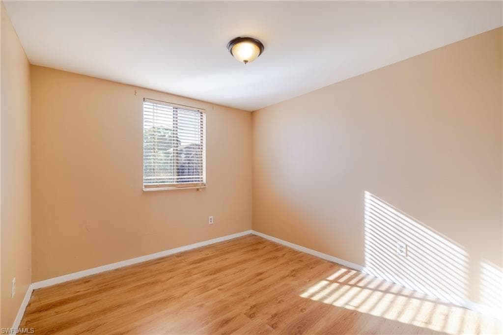 7241 Lobelia Rd, Fort Myers, FL 33967-6