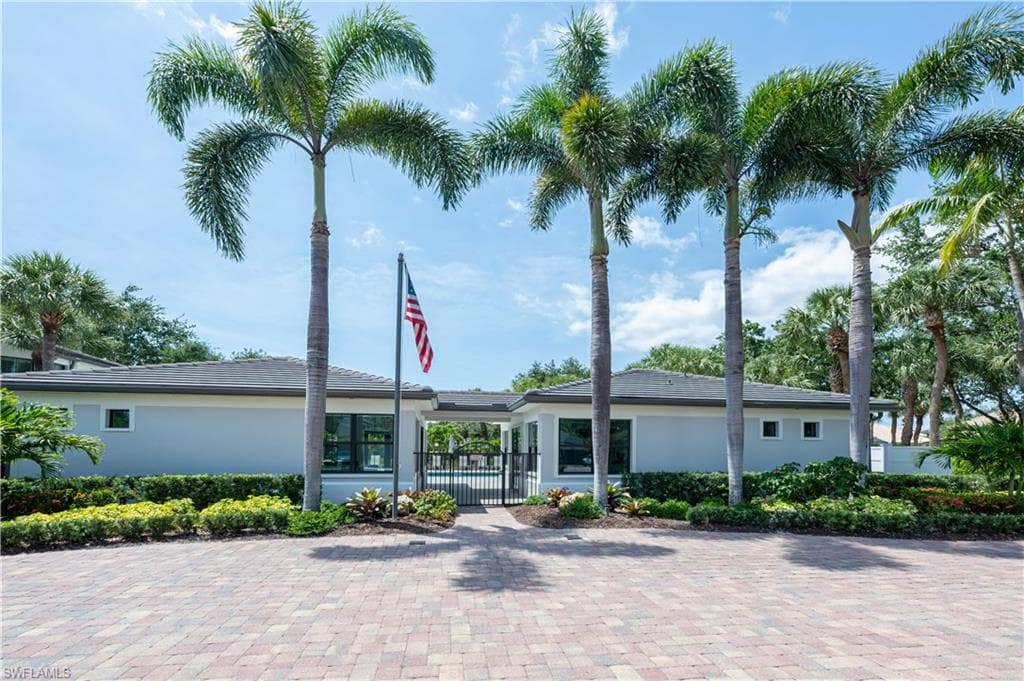 2408 Ravenna Blvd 101, Naples, FL 34109-28