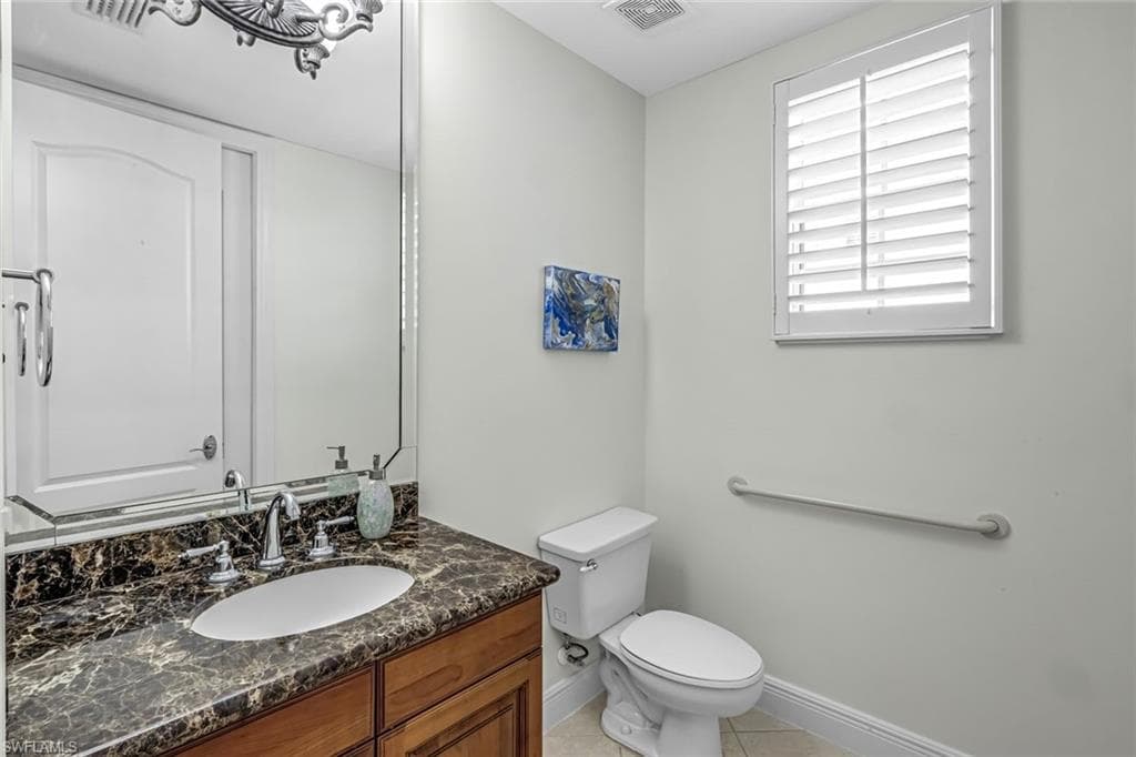 510 Avellino Isles Cir 2-202, Naples, FL 34119-22