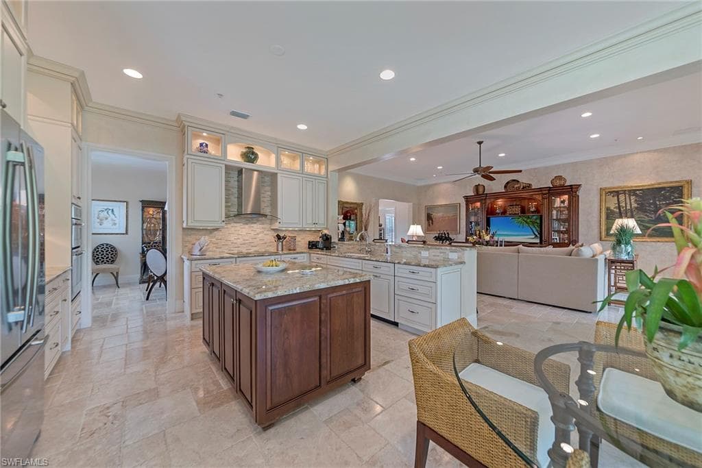 12014 Covent Garden Ct 202, Naples, FL 34120-5