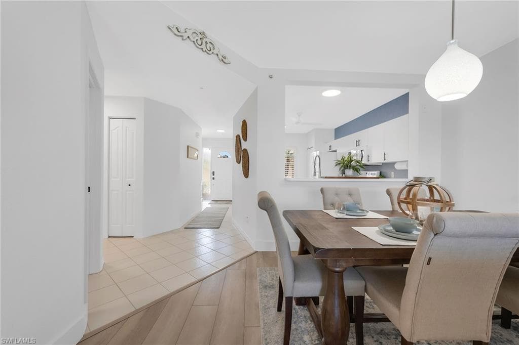 9087 Michael Cir 9, Naples, FL 34113-8