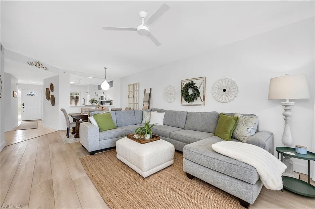 9087 Michael Cir 9, Naples, FL 34113-14