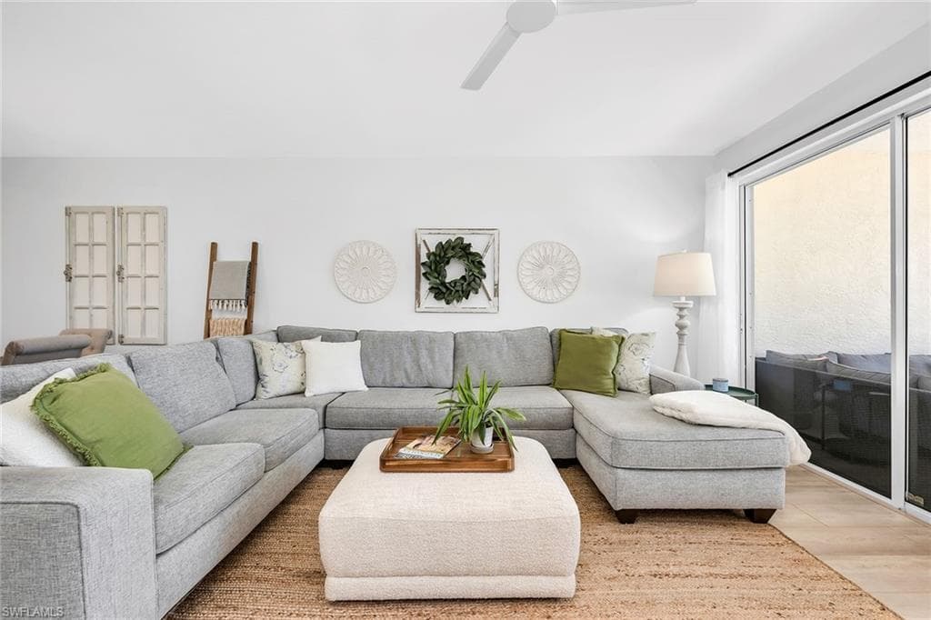 9087 Michael Cir 9, Naples, FL 34113-18