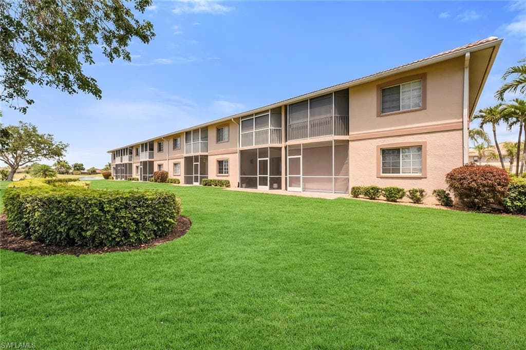 9087 Michael Cir 9, Naples, FL 34113-2