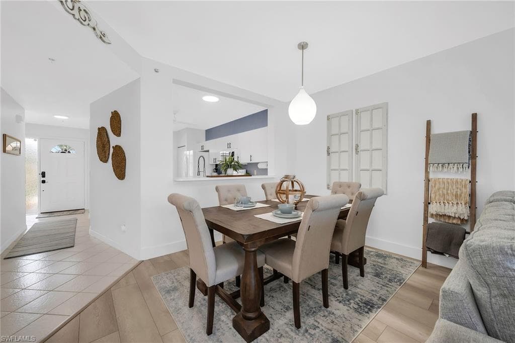 9087 Michael Cir 9, Naples, FL 34113-7