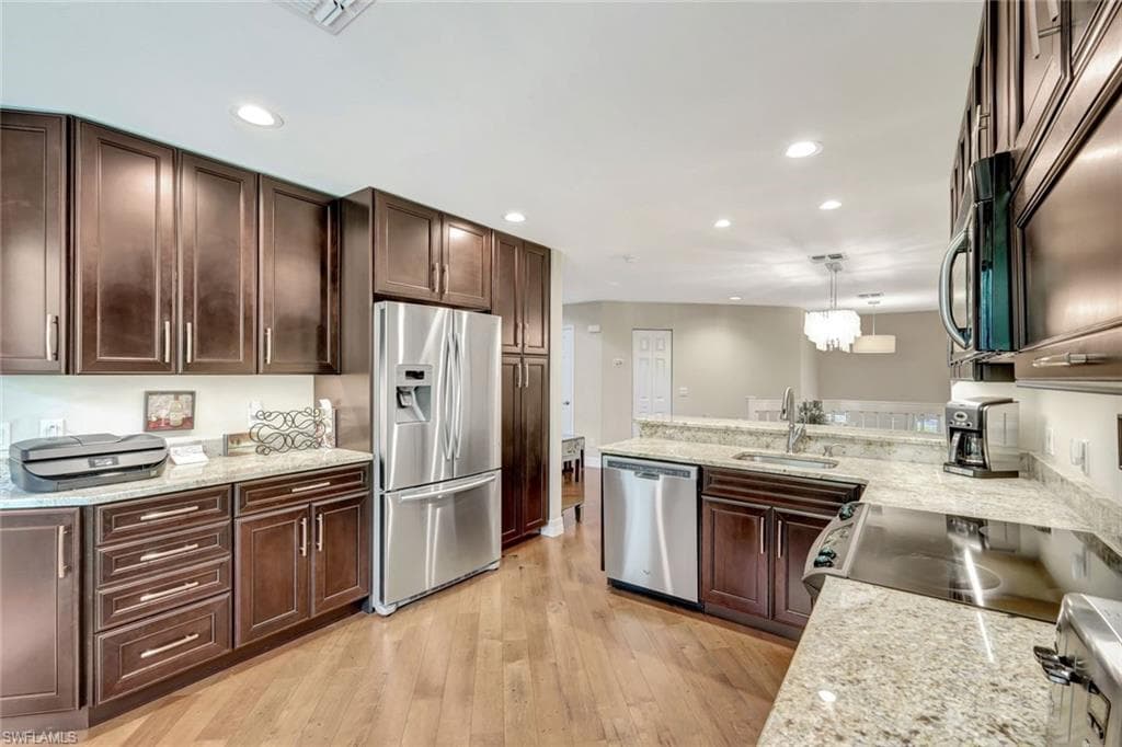 27105 Oakwood Lake Dr, Bonita Springs, FL 34134-9