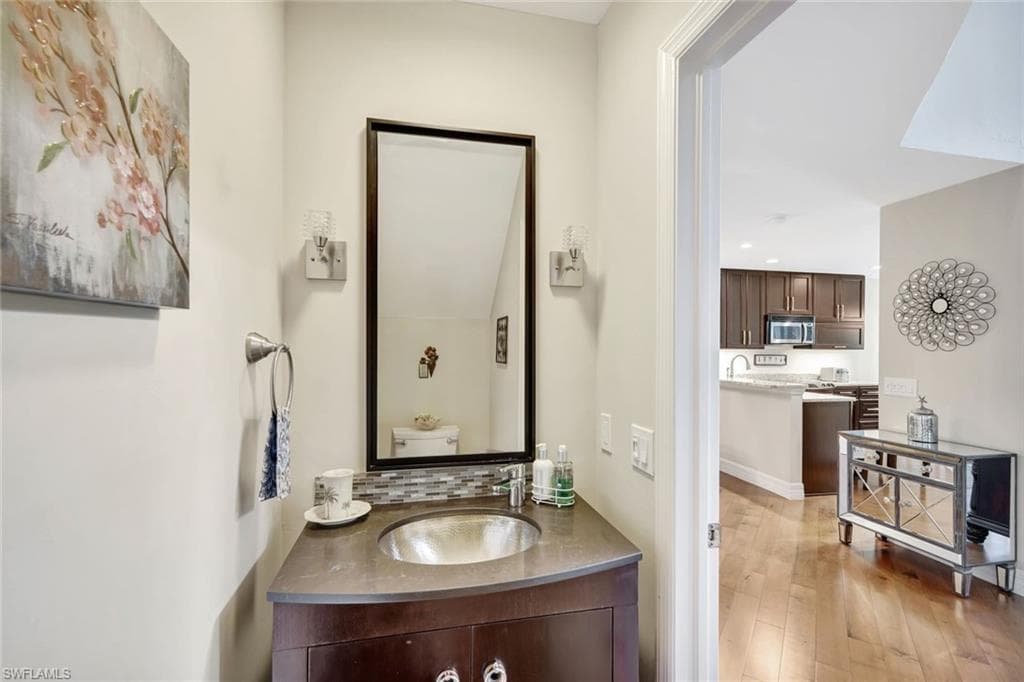 27105 Oakwood Lake Dr, Bonita Springs, FL 34134-17