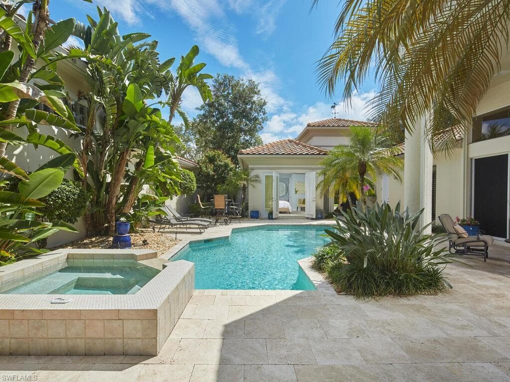 1267 Grand Isle Ct, Naples, FL 34108-13