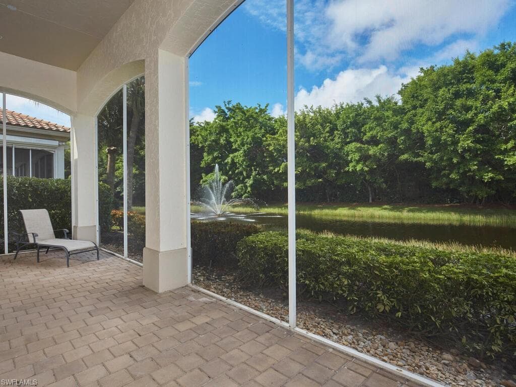 1267 Grand Isle Ct, Naples, FL 34108-19