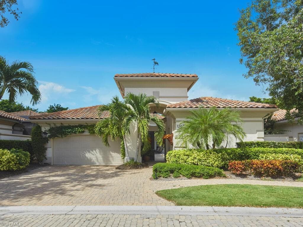 1267 Grand Isle Ct, Naples, FL 34108-1