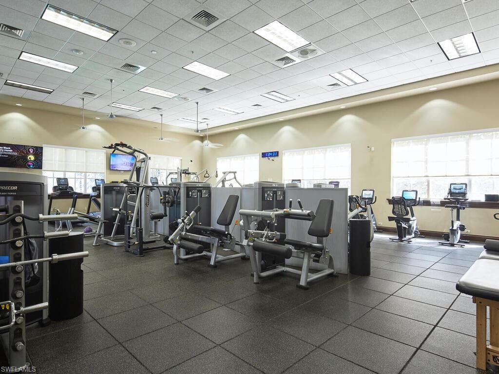 1267 Grand Isle Ct, Naples, FL 34108-30