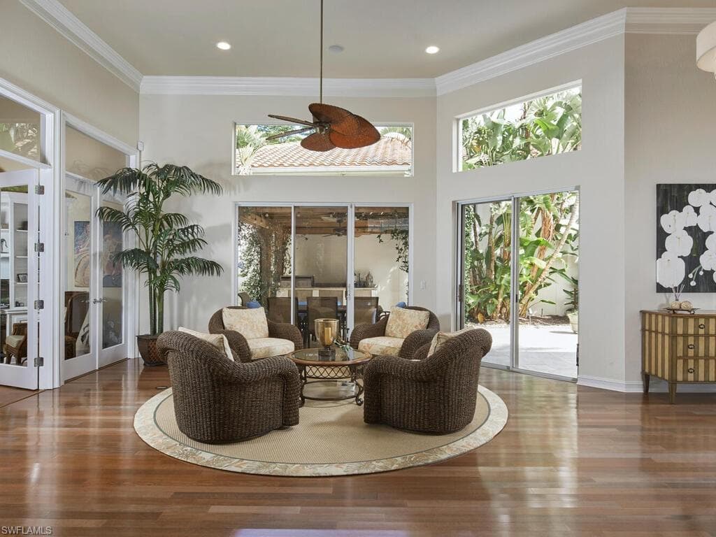 1267 Grand Isle Ct, Naples, FL 34108-2