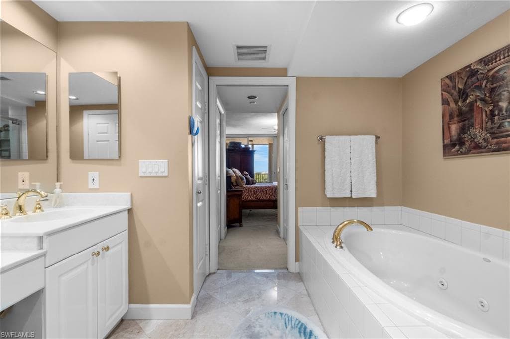 7117 Pelican Bay Blvd 402, Naples, FL 34108-9