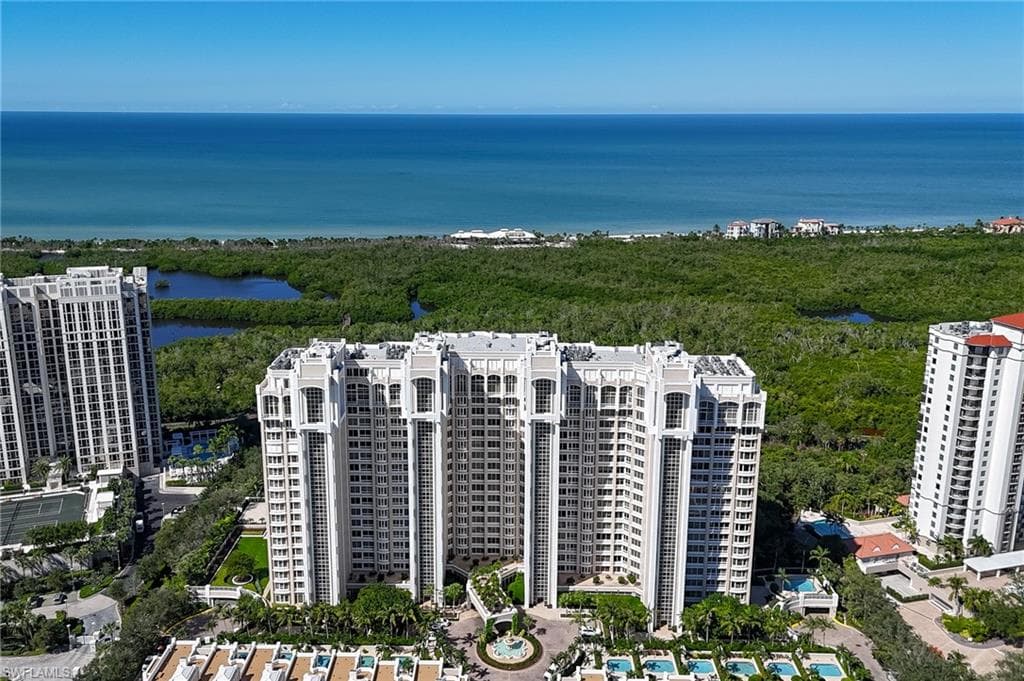 7117 Pelican Bay Blvd 402, Naples, FL 34108-1
