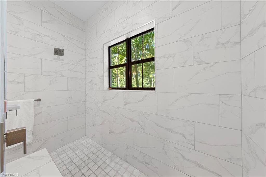 5234 Cherry Wood Dr, Naples, FL 34119-24