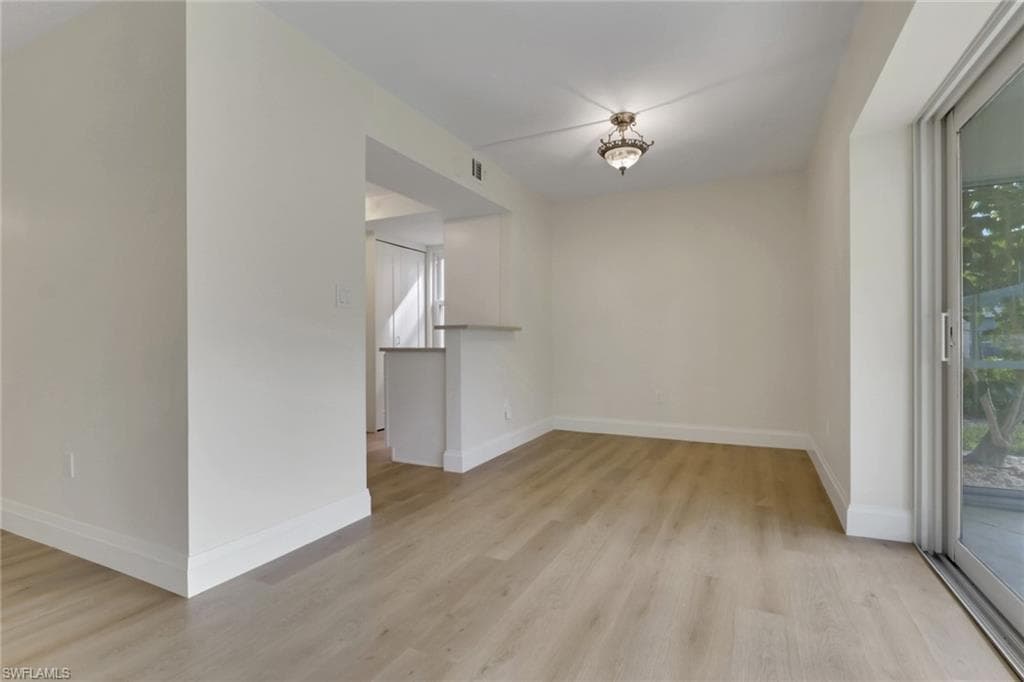 1155 Sandpiper St E3, Naples, FL 34102-16