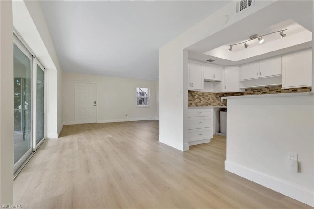 1155 Sandpiper St E3, Naples, FL 34102-17