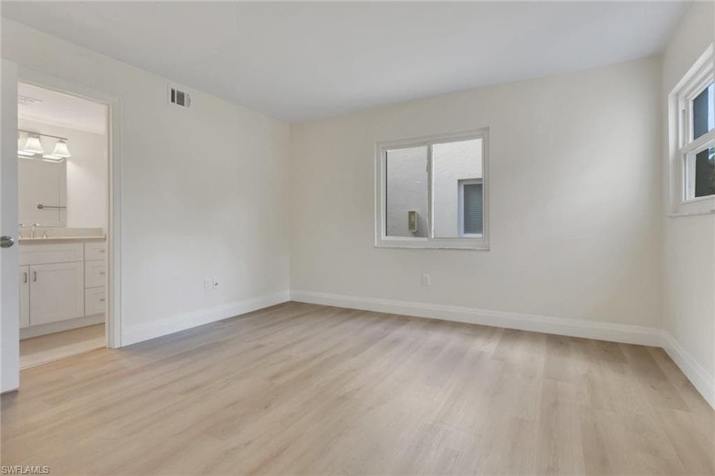 1155 Sandpiper St E3, Naples, FL 34102-25