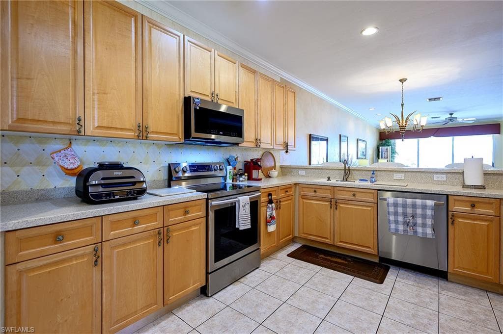 1992 Crestview Way A95, Naples, FL 34119-8