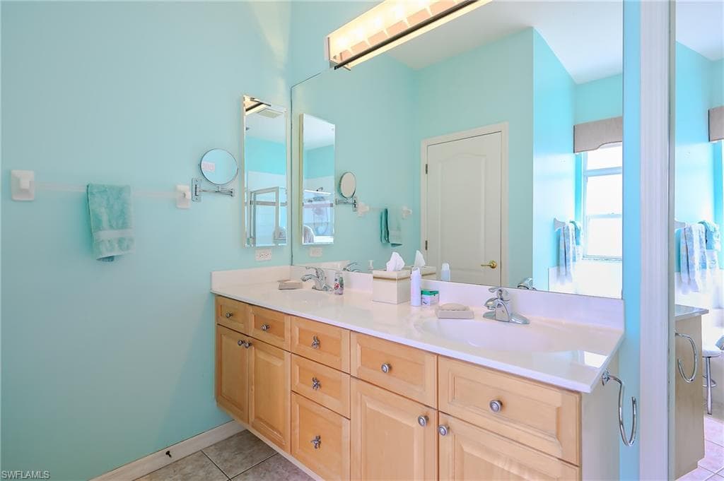 1992 Crestview Way A95, Naples, FL 34119-16