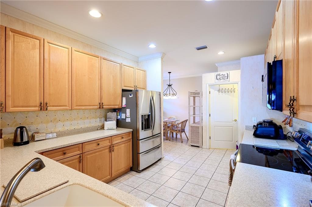 1992 Crestview Way A95, Naples, FL 34119-30