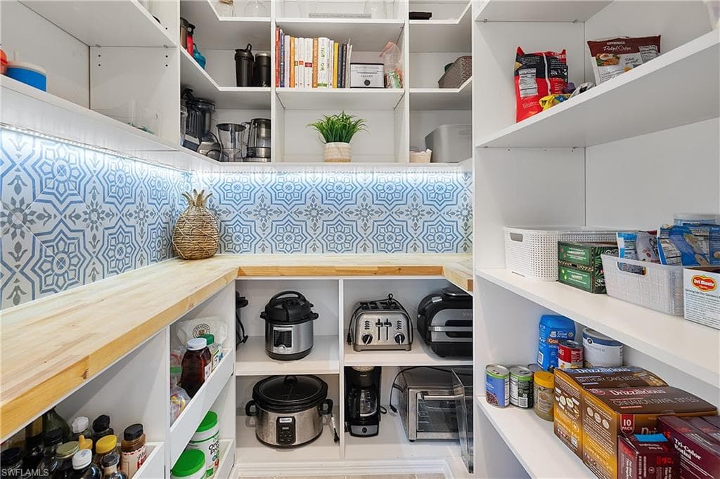 17425 Newberry Ln, Estero, FL 33928-20