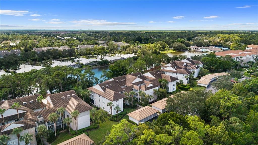 760 Waterford Dr 104, Naples, FL 34113-26