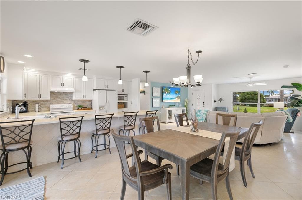 121 Bahama Ave, Marco Island, FL 34145-11