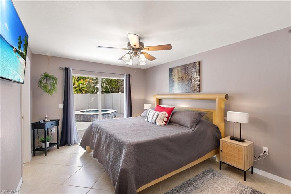 121 Bahama Ave, Marco Island, FL 34145-12