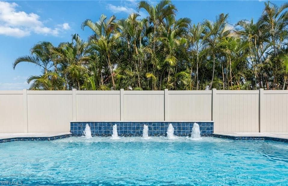 121 Bahama Ave, Marco Island, FL 34145-20