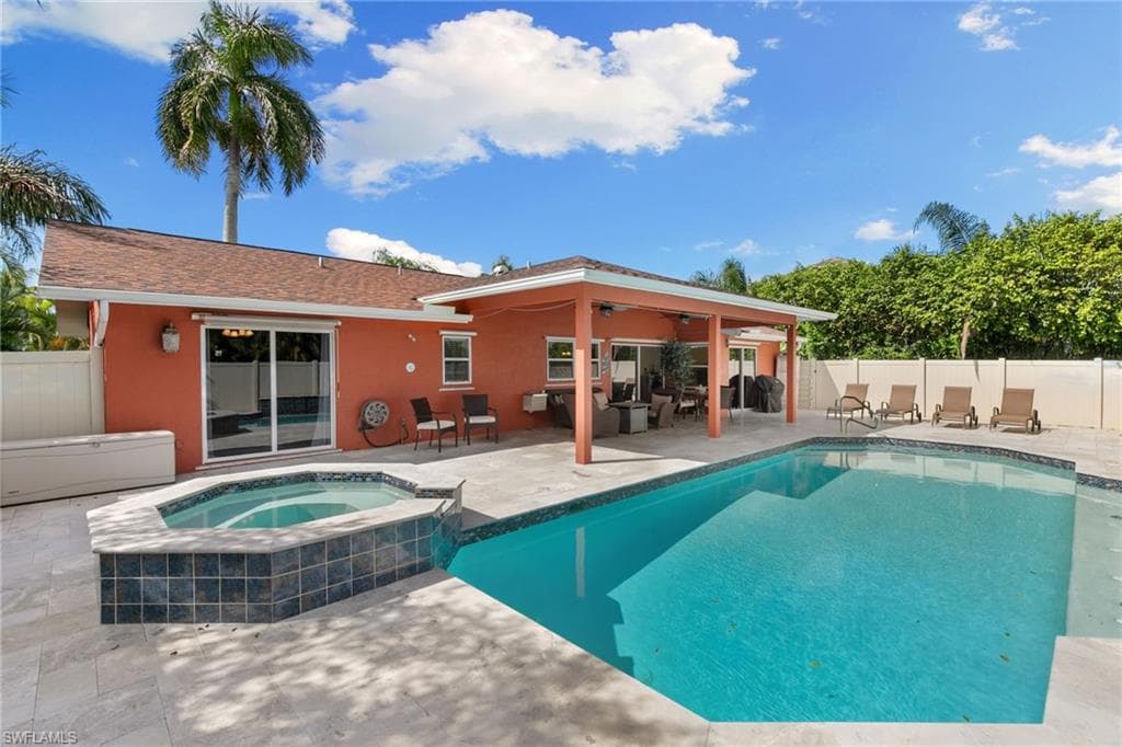 121 Bahama Ave, Marco Island, FL 34145-22