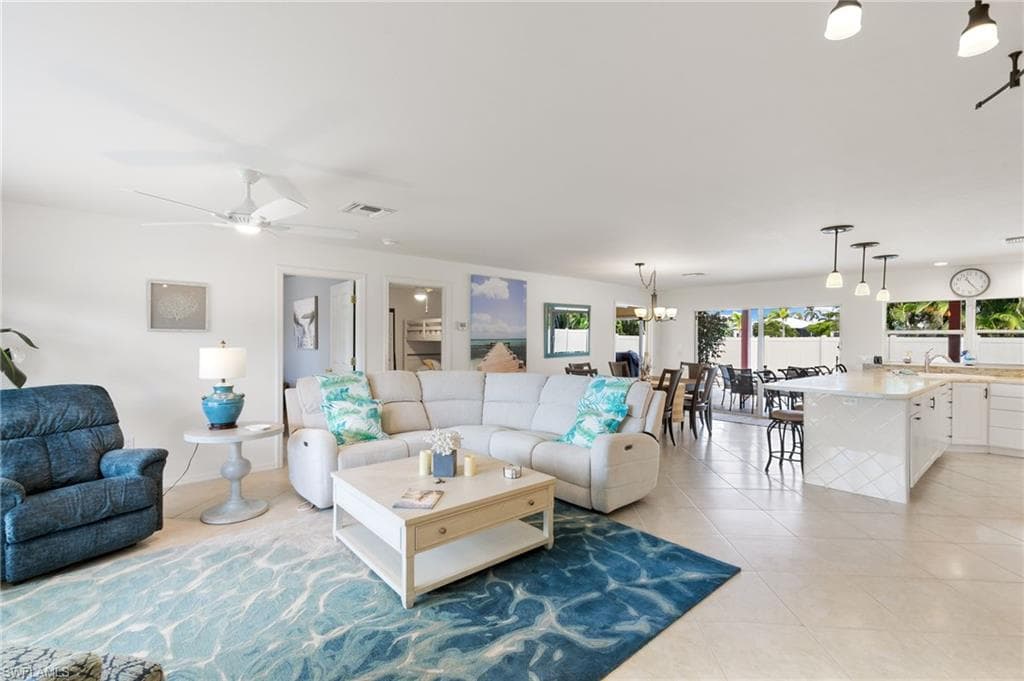 121 Bahama Ave, Marco Island, FL 34145-6