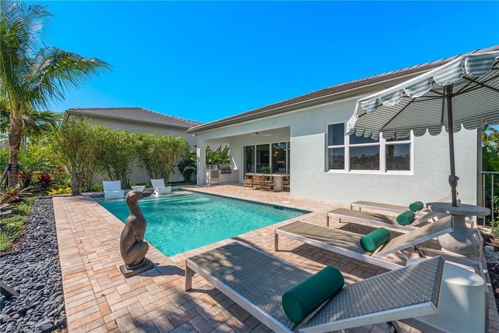 2553 Kingfisher Dr, Naples, FL 34112-8