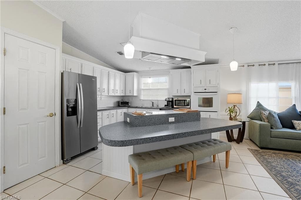 114 Audubon Rd, Naples, FL 34114-10