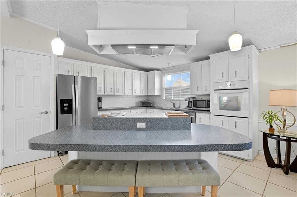 114 Audubon Rd, Naples, FL 34114-11