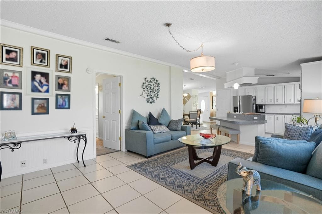 114 Audubon Rd, Naples, FL 34114-16