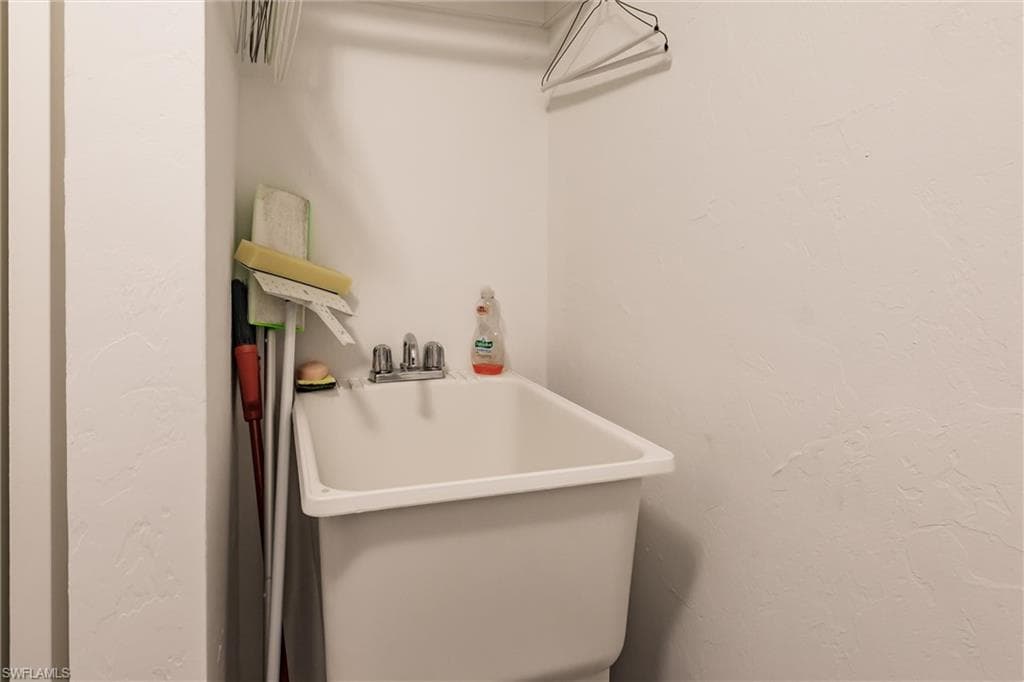 990 Cape Marco Dr 703, Marco Island, FL 34145-28