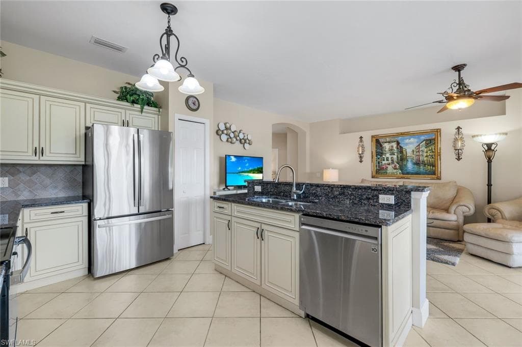 5650 Northboro Dr 102, Naples, FL 34110-9