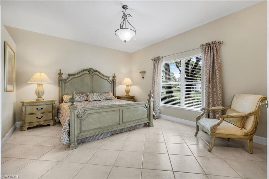 5650 Northboro Dr 102, Naples, FL 34110-17