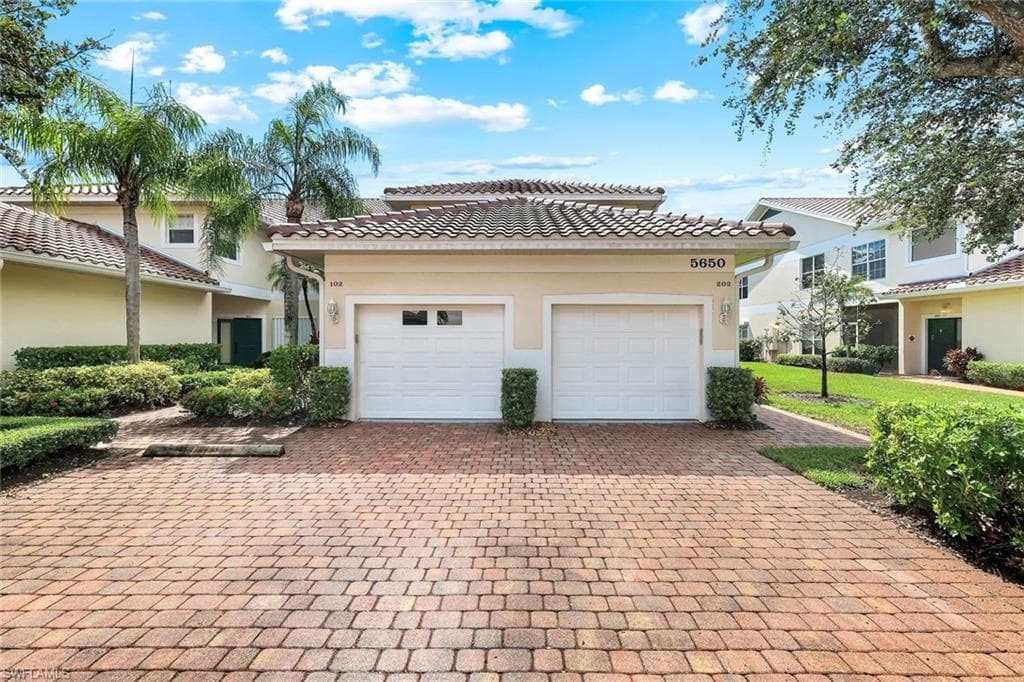 5650 Northboro Dr 102, Naples, FL 34110-28