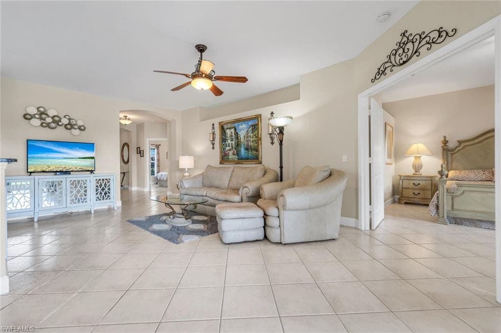5650 Northboro Dr 102, Naples, FL 34110-2