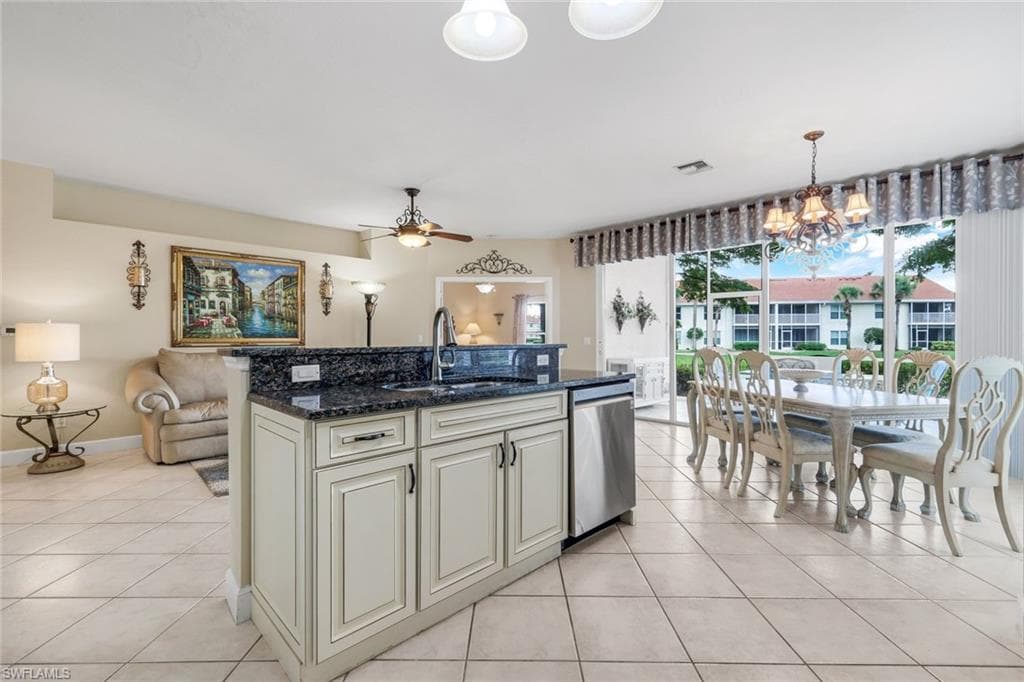 5650 Northboro Dr 102, Naples, FL 34110-5