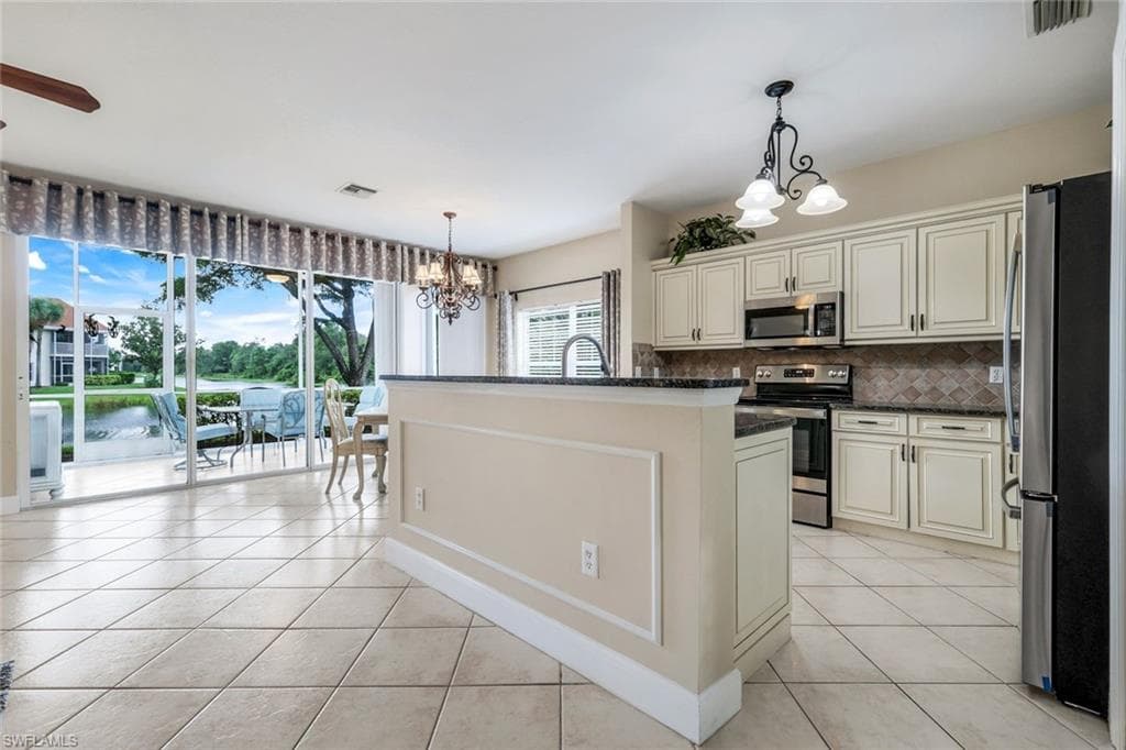 5650 Northboro Dr 102, Naples, FL 34110-6