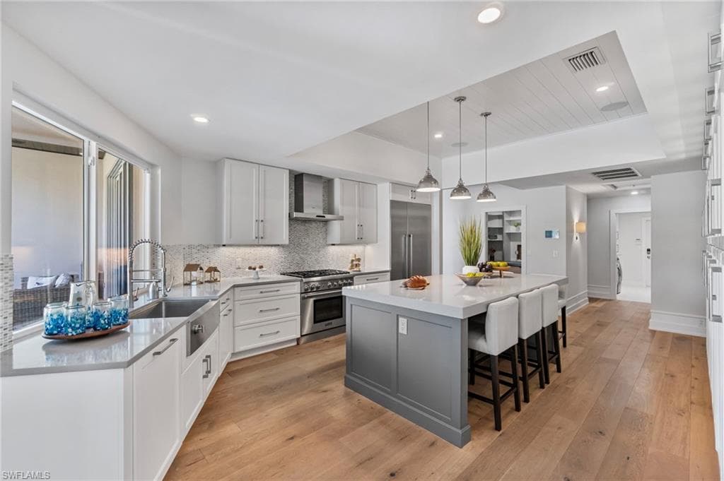 4467 Silver Fox Dr, Naples, FL 34119-9