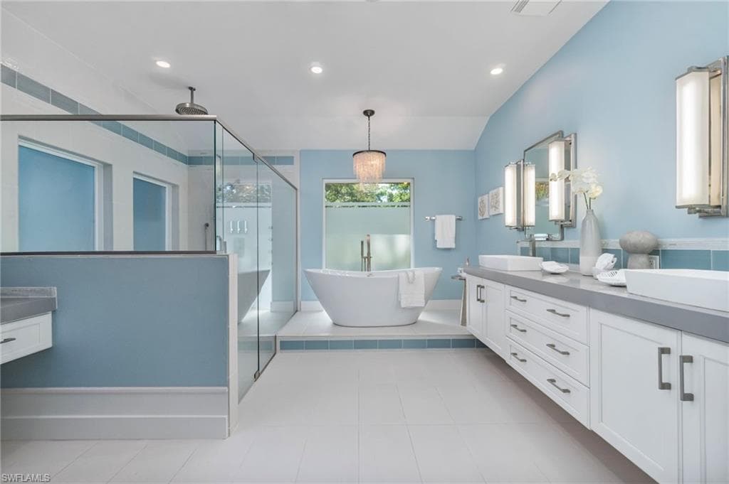 4467 Silver Fox Dr, Naples, FL 34119-20