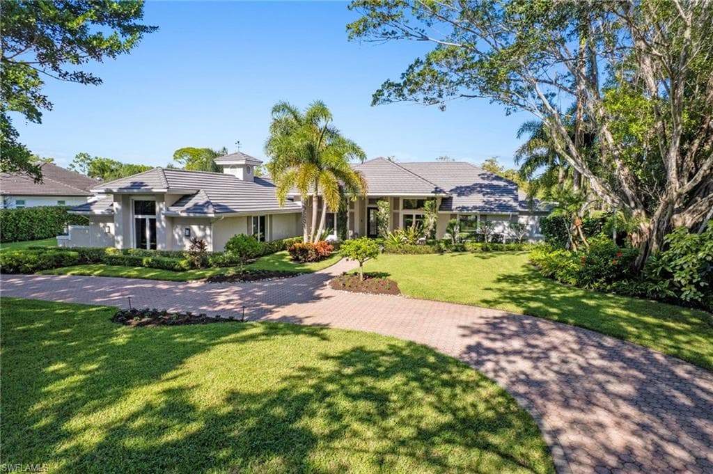 4467 Silver Fox Dr, Naples, FL 34119-1